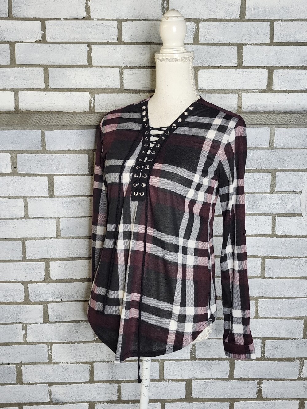 • Paper + Tee Women’s Long Roll Tab Sleeve Plaid Top Shirt Size Small Multicolor